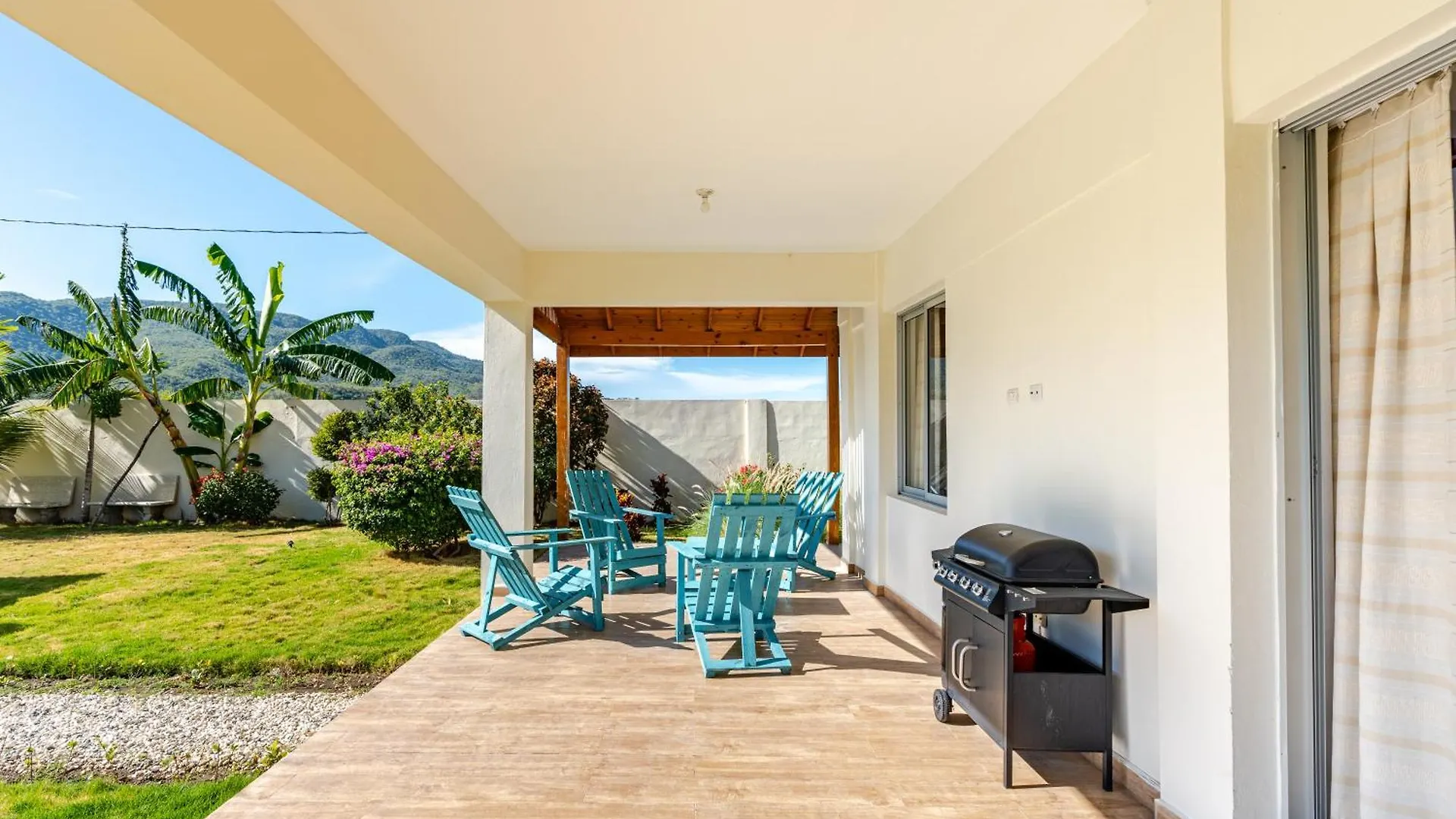 Private Villa With Pool & Views Near Ocoa Bay Hatillo